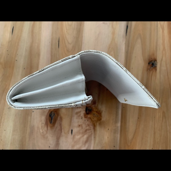 Michael Kors Wallet - Picture 9 of 10